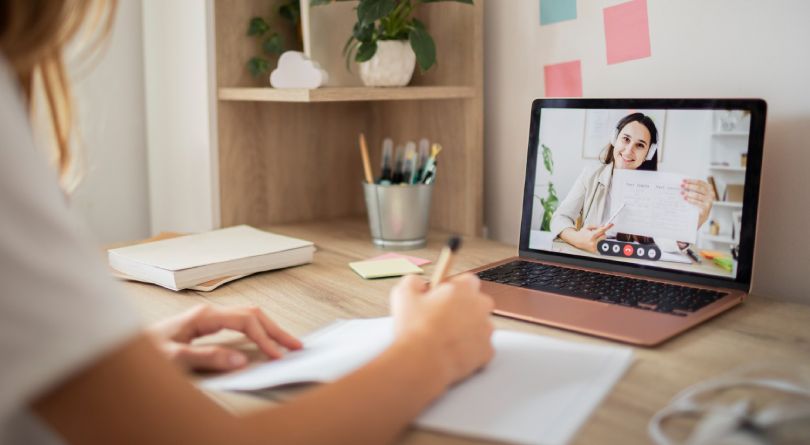 Créer des leçons vidéo engageantes pour améliorer vos compétences en français